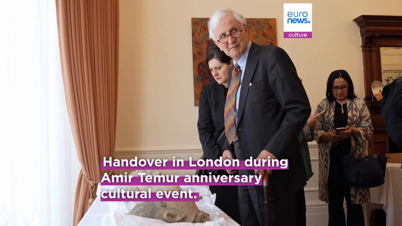 Video thumbnail for UK police return ancient artefacts to Centre of Islamic Civilization after trafficking probe