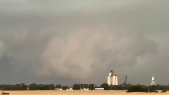 Video thumbnail for US: Massive Wall Cloud Spotted During Stormy Weather Northwest of Windom, KS.