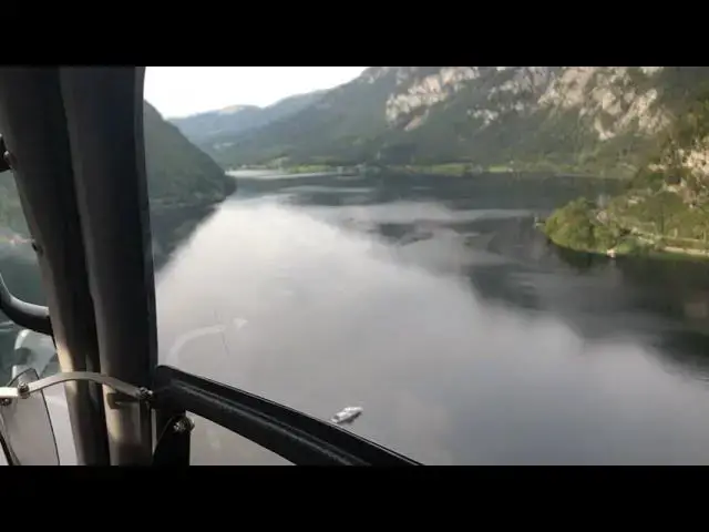 Video thumbnail for Low level to Hallstatt, Austria