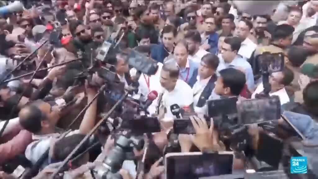 Video thumbnail for Historic parliamentary vote underway in Bangladesh