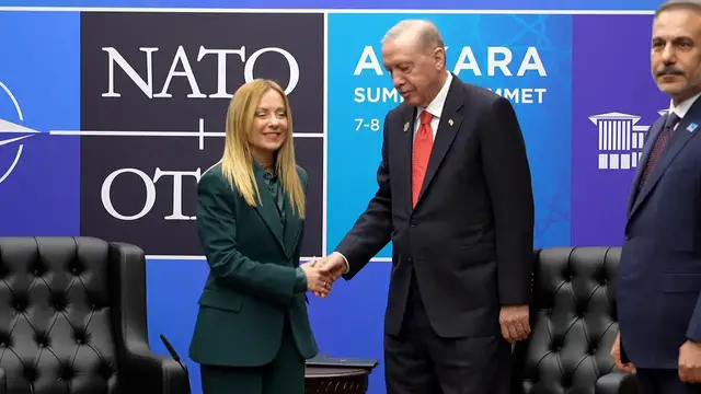 Video thumbnail for Türkiye: Turkish President Erdogan receives Italy's Meloni in Ankara.
