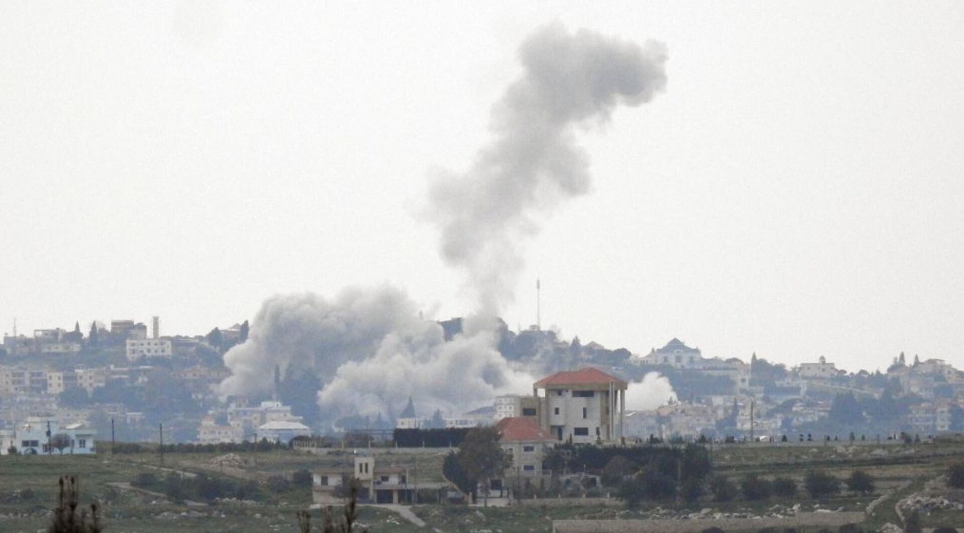 Video thumbnail for Israel-Hezbollah fighting intensifies in south Lebanon as buffer zone push risks prolonged war