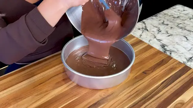 Video thumbnail for How to Make Tres Leches Chocolate Cake Easy Recipe Pastel de 3 Leches(720P_60FPS)