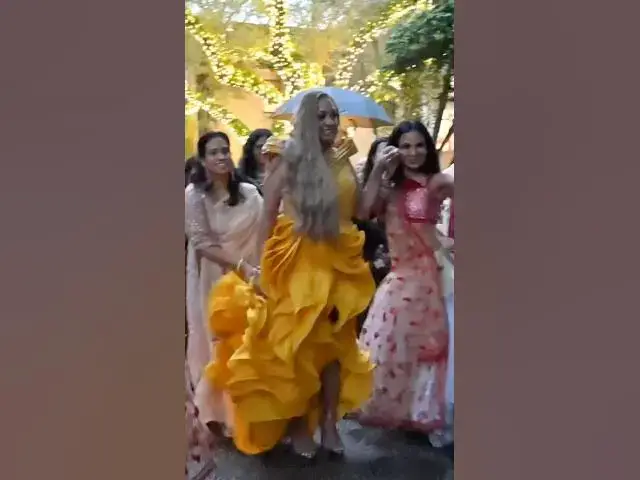 Video thumbnail for Bollywood meet Africa ! Dance has no limits. All languages, all colors all love