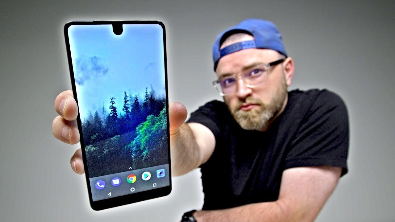 Video thumbnail for Essential Phone Unboxing - Is This Your Next Phone?