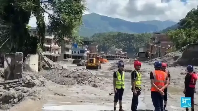 Video thumbnail for Countries send rescue teams to Nepal to search for missing tourists