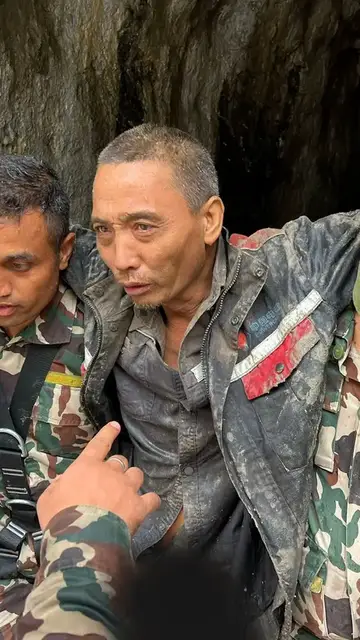 Video thumbnail for Nepal survivors found 10 days since flood disaster