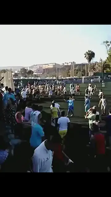 Video thumbnail for Prügelattacke im Fußball auf Gran Canaria