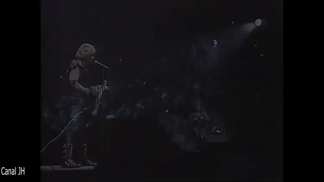 'Video thumbnail for Johnny Hallyday - Il nous faudra parler d'amour un jour - Palais des Sports 1982'