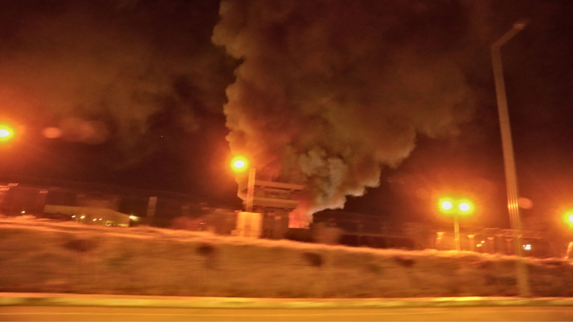 Video thumbnail for Iraq shuts down oil port operations after deadly attack on tankers