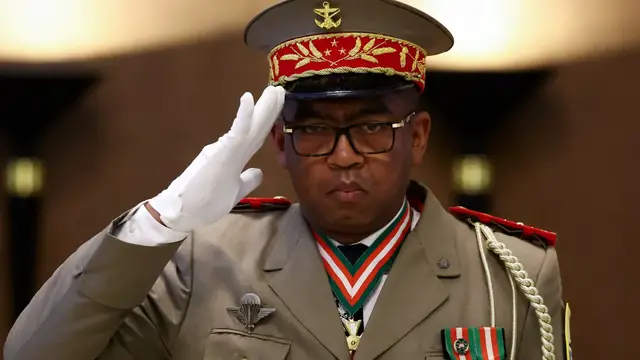 'Video thumbnail for Madagascar's new prime minister: Military general Ruphin Fortunat Zafisambo takes role'