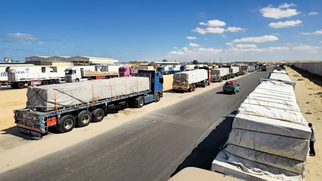 'Video thumbnail for Israel limits the number of aid deliveries allowed to enter Gaza'