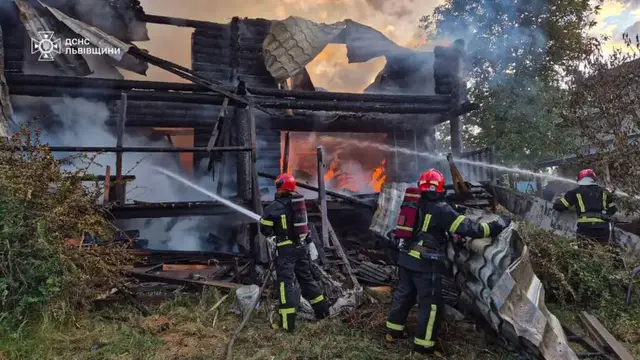 'Video thumbnail for Ukraine: Largest Russian strikes in weeks as peace efforts drag on'