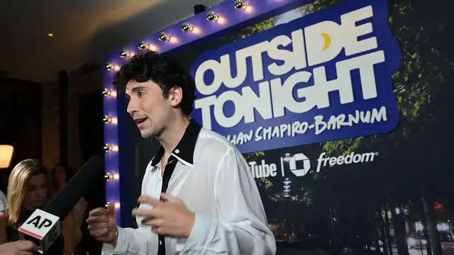 Video thumbnail for NY: Outside Tonight with Julian Shapiro-Barnum Premiere - Arrivals 2.