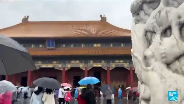 'Video thumbnail for Tens of thousands flock to China's Palace Museum on 100th anniversary'