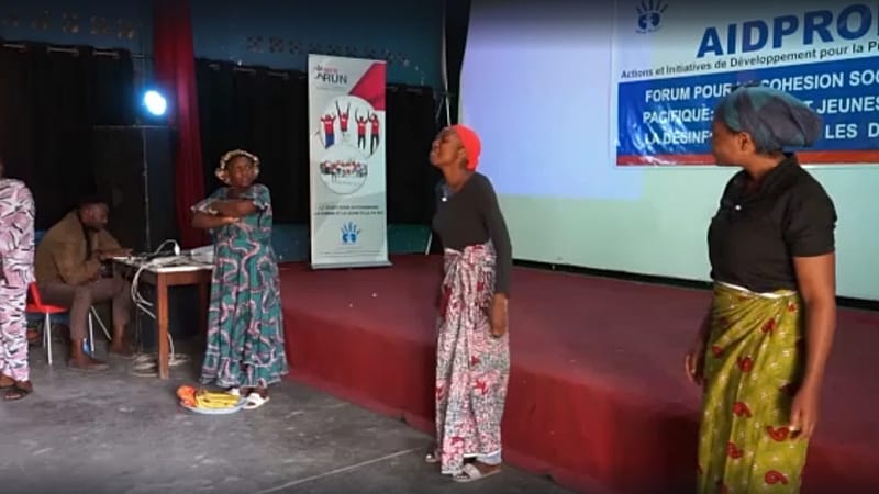 Video thumbnail for DR Congo: Community activists raise awareness about Ebola epidemic