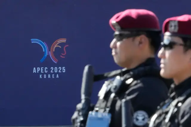 'Video thumbnail for Apec summit :Xi Jinping promises to protect free trade'