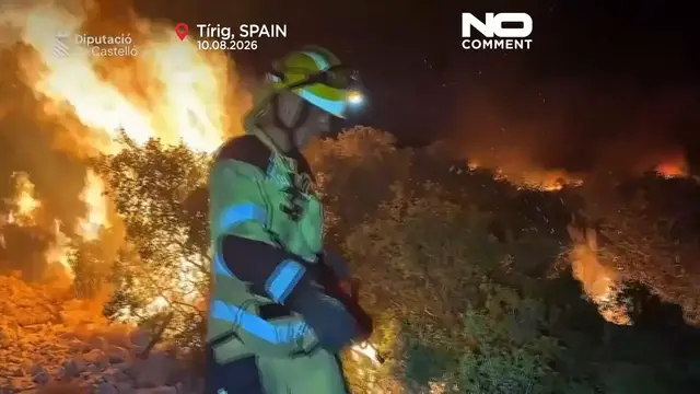 Video thumbnail for Firefighters battle wildfire in eastern Spain's Castellón
