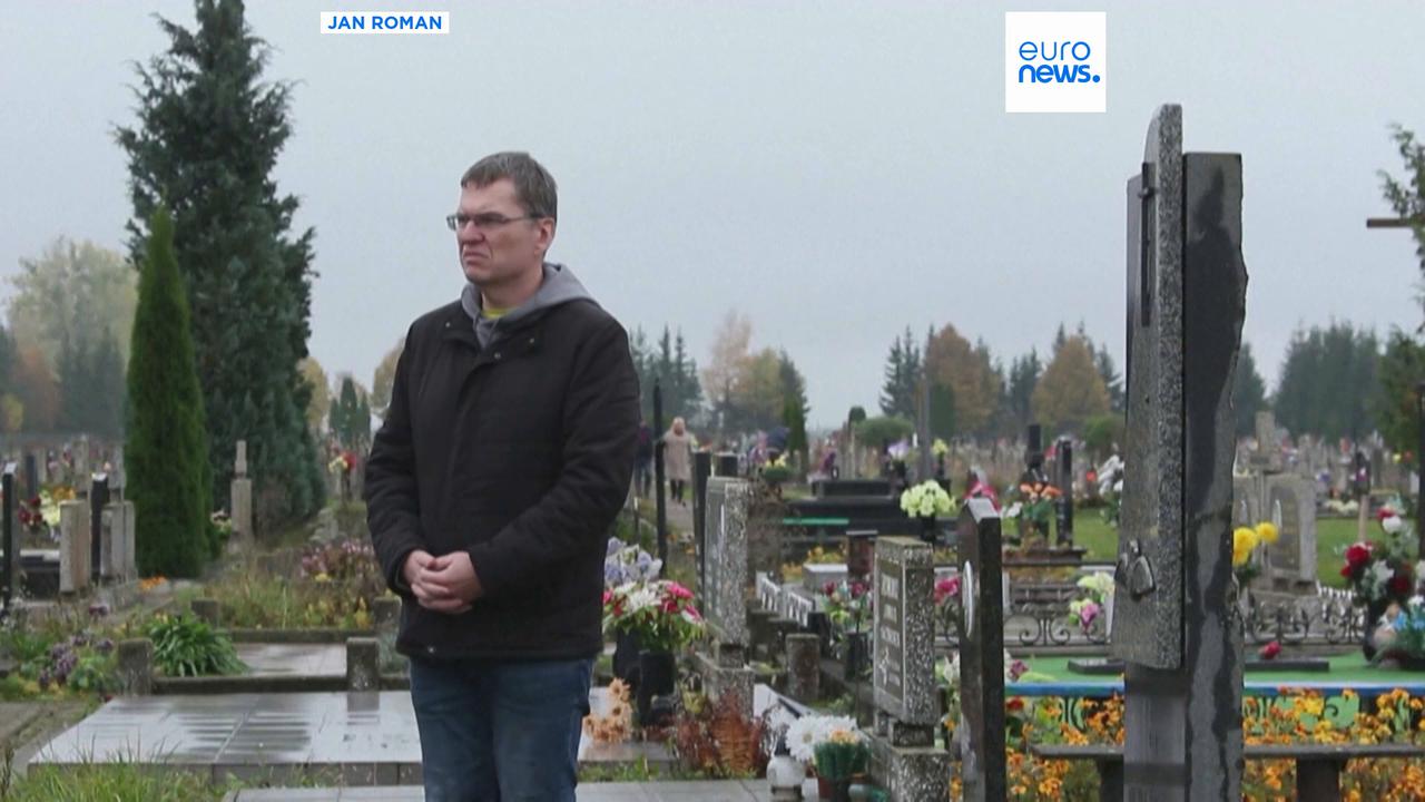 Video thumbnail for Polish-Belarusian journalist Andrzej Poczobut freed from Belarusian jail, officials say