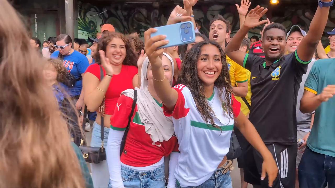 Video thumbnail for US: Fans watch Brazil-Morocco World Cup match at Chicago Fan Zone.