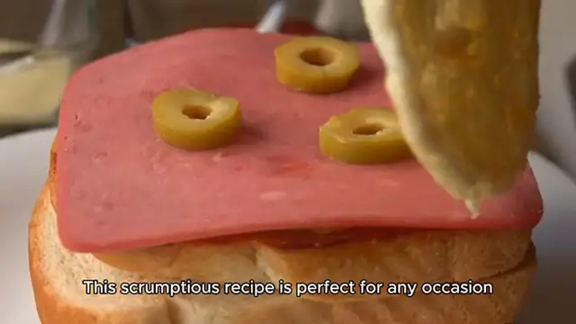 Video thumbnail for Breakfast Pigs in a Blanket recipe