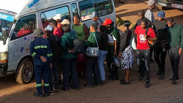 Video thumbnail for Zimbabwe: At least 27 people dead after minibus and truck collide head on