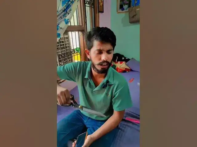 'Video thumbnail for पत्नी ने पलार के लिए पैसे मांगे 😂 पति का रिएक्शन देखो! #shots #shorts #comedy #funny'