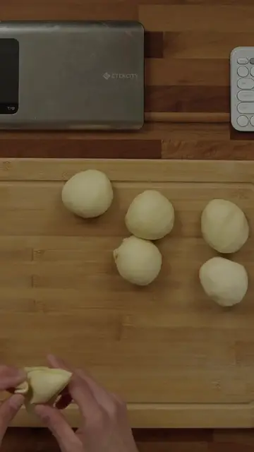 Video thumbnail for Elevate Your Burgers with Homemade Buns