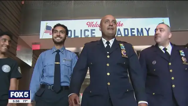 Video thumbnail for Three generations of NYPD officers honored ahead of Puerto Rican Day Parade