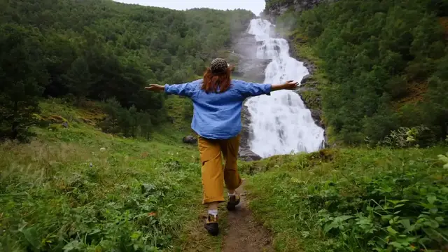 Video thumbnail for Live It Up