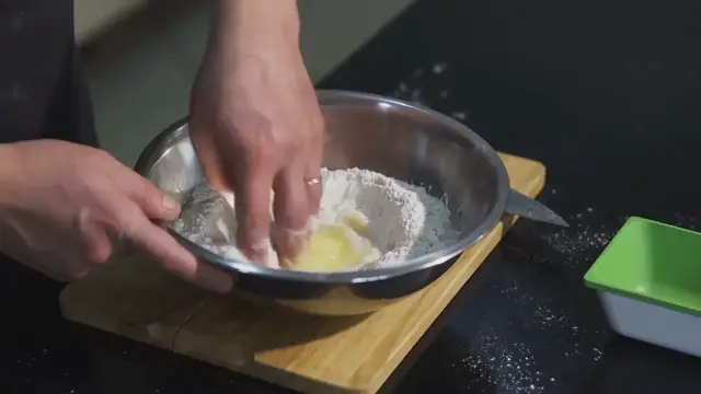 Video thumbnail for Simit with Sesame Seeds Recipe