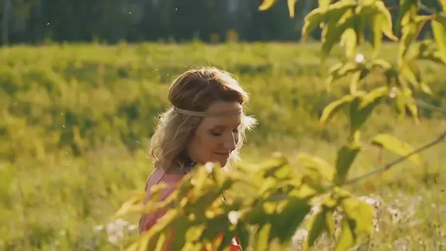 Video thumbnail for "Shop Stylish Peasant Blouses Under $40 Inspired by Erin Napier's Retro Summer Look"