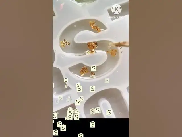 'Video thumbnail for S alphabet Resin keychain||Resin art bnane ka tarika #resinart #shorts #ytshorts @busymomcraft'