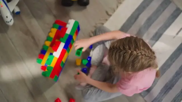 Video thumbnail for Creative Homeschool Preschool Ideas: Exploring Box Curriculum Alternatives