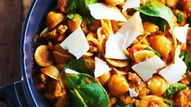 Video thumbnail for Simple San Marzano Pasta e Fagioli recipe