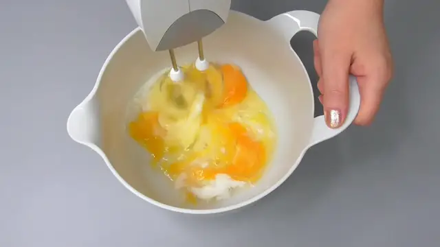 'Video thumbnail for Strawberry Cake Like a Hurricane! Just Mix Everything and Bake! Easy and Quick Recipe'