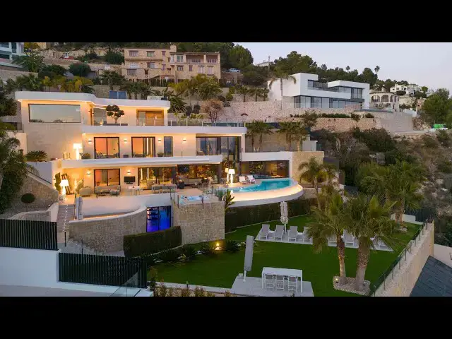 Video thumbnail for Exquisite 5-Bedroom Villa with Indoor Pool, Gym, Infinity Pool, Artwork, and Mesmerizing Sea Views