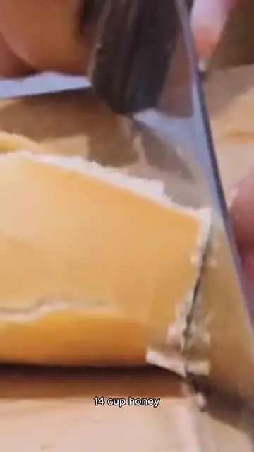 Video thumbnail for baked brie recipe