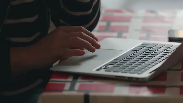 Video thumbnail for IRS Tax Refunds Schedule – Key Dates and Insights