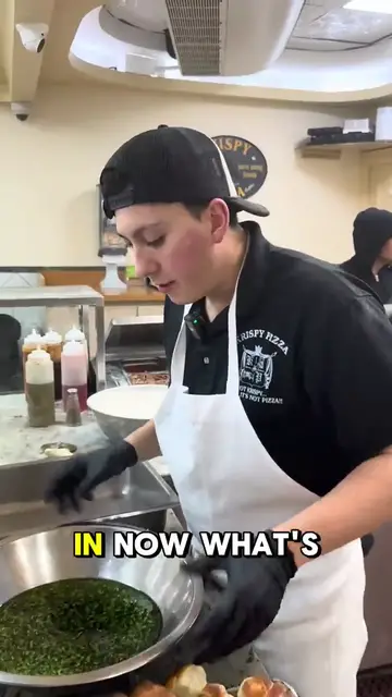 Video thumbnail for The best Garlic Knots in NYC_ 💯🍕(720P_HD)