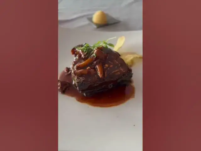 Video thumbnail for What’s The Retreat Like On Celebrity Edge? Quick Tour