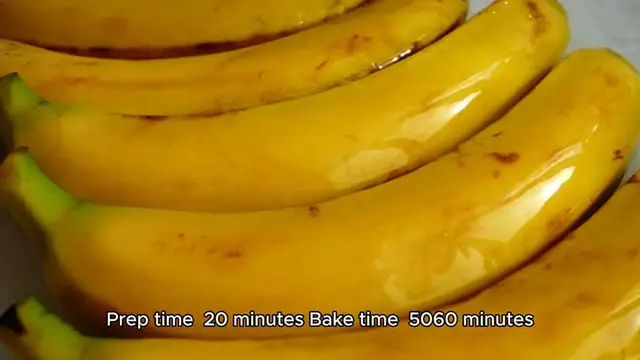 Video thumbnail for easy banana nut bread recipe