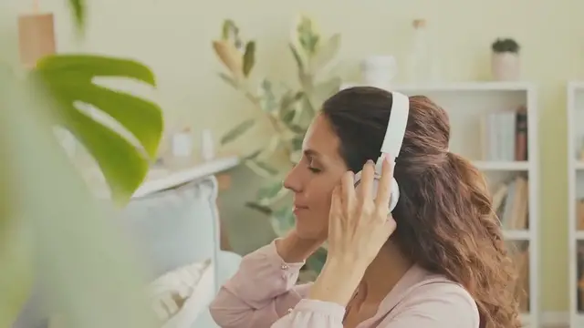 Video thumbnail for Saving Money on Entertainment and Leisure