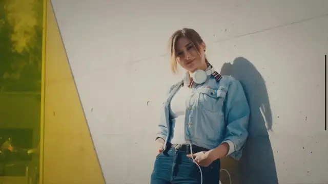 'Video thumbnail for Top 8 Best Pop Songs to Listen to with Headphones'