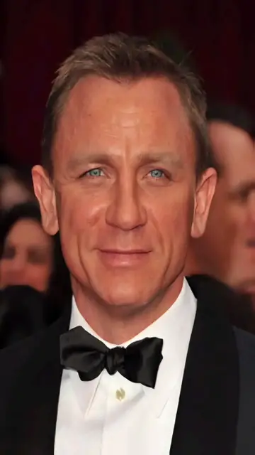 Video thumbnail for Daniel Craig
