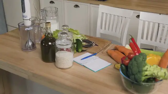 Video thumbnail for Sadie Sink Only Filmed 'One Take' of the Dylan O'Brien Fight Scene in Taylor Swift's 'All Too Well' Video