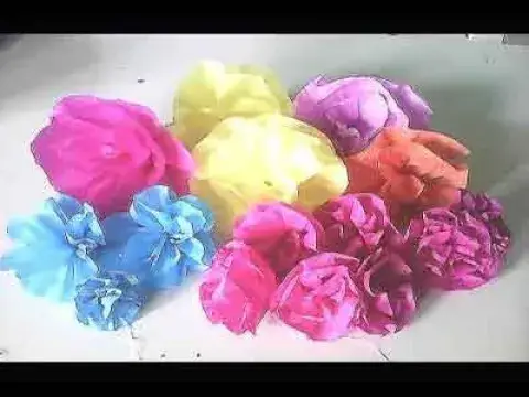 Video thumbnail for Como fazer Flor com papel crepom