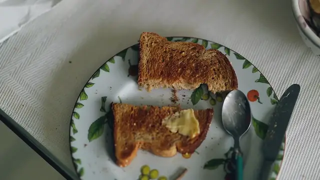 Video thumbnail for The Sweet and Savory Delight of Honey Volkorn Bread