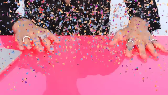 Video thumbnail for Hairdresser Reacts to People Dying Their Hair Bright Pink