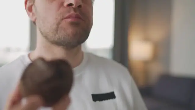 Video thumbnail for Meet the muffin man: Olympic Village's chocolate muffins are world famous thanks to this swimmer